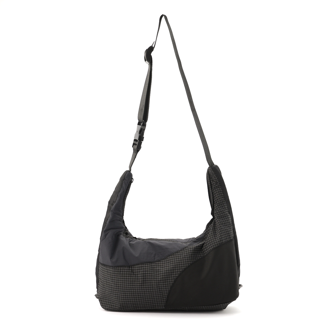 ARCS LONDON＜アークス ロンドン＞ スリングバッグ