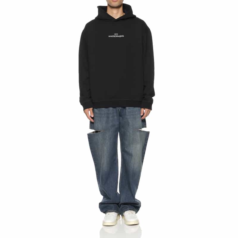 MAISON MARGIELA MAISON MARGLELA＜メゾンマルジェラ＞ ロゴ入りスウェットフーディ BLACK