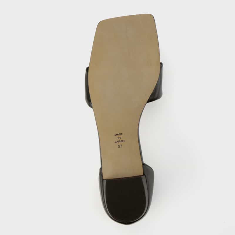 BARNEYS NEW YORK ストラップ付きツイストデザインフラットサンダル BLACK