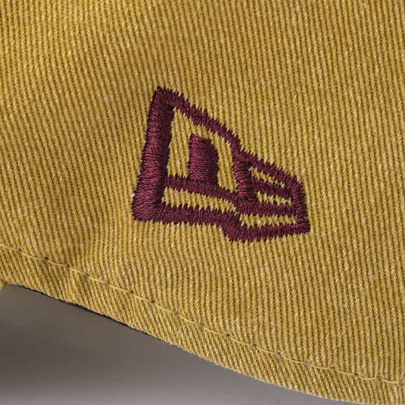 BARNEYS NEW YORK "BARNEYS" NEW ERAコラボレーション ヴィンテージ加工ロゴキャップ BEIGE