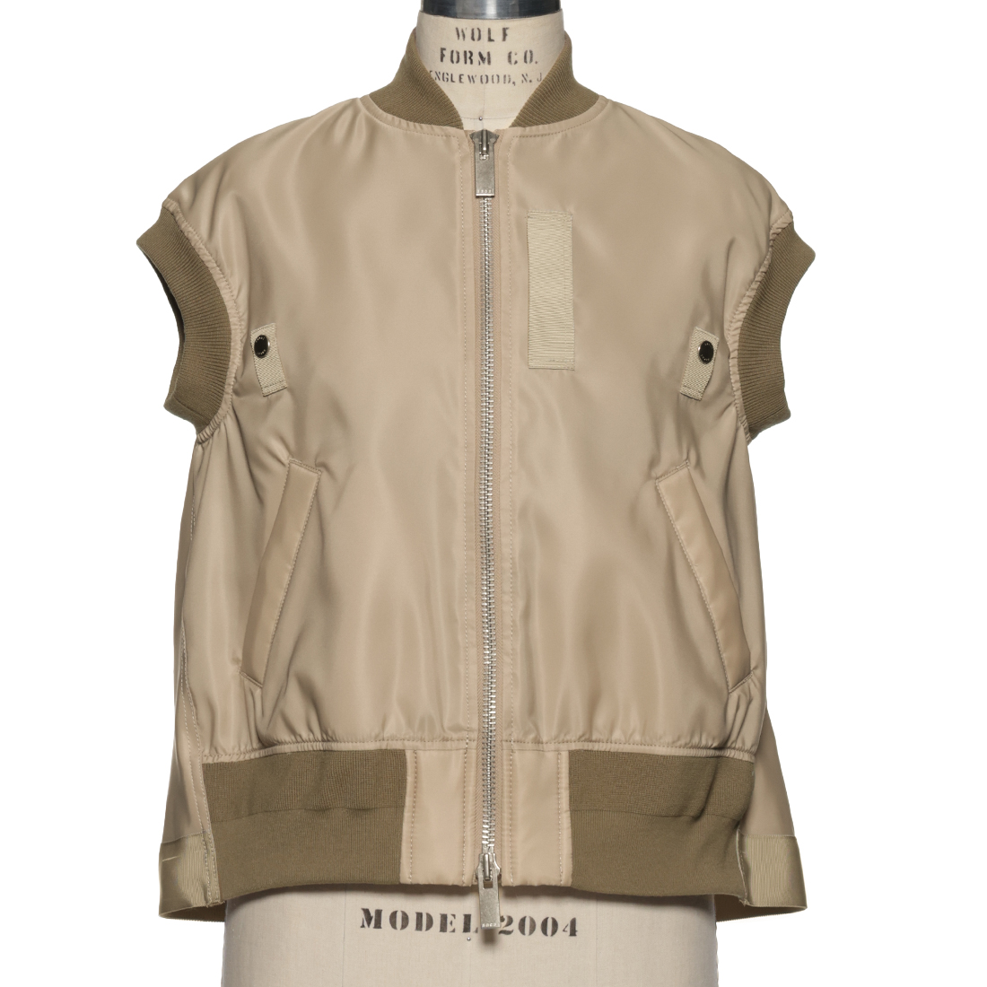 SACAI＜サカイ＞ナイロンツイルベスト