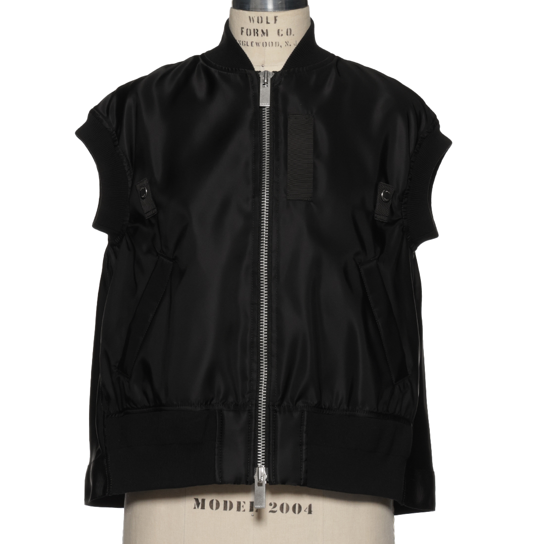 SACAI＜サカイ＞ナイロンツイルベスト