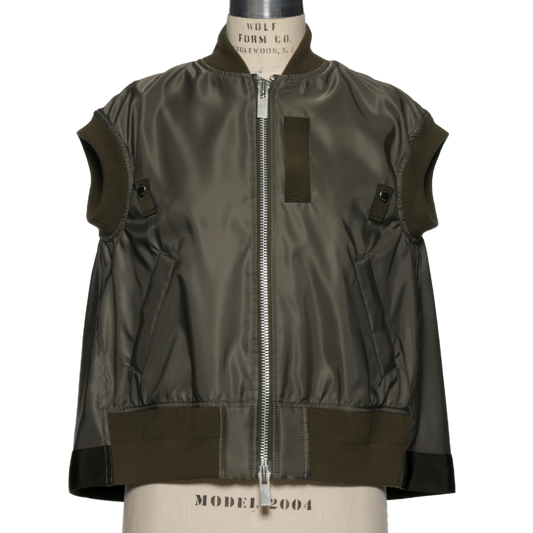 SACAI＜サカイ＞ナイロンツイルベスト