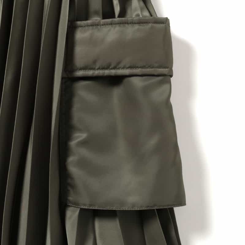 SACAI ナイロンツイル プリーツスカート TAUPE