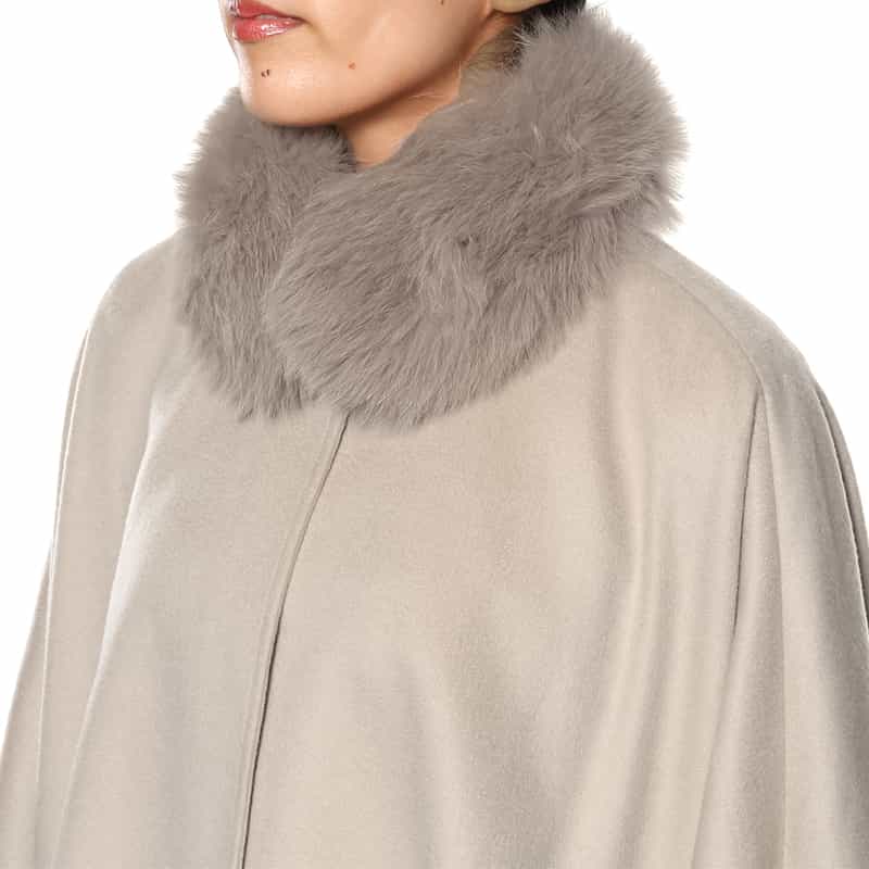 BARNEYS NEW YORK フォックスファー付きカシミ素材ヤケープコート BEIGE