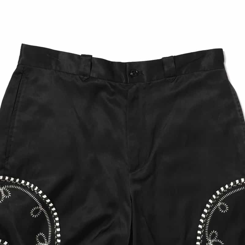 BARNEYS NEW YORK BARNEYS NEW YORK designed by TOMOHIRO KONNO 刺繍入りショートパンツ BLACK