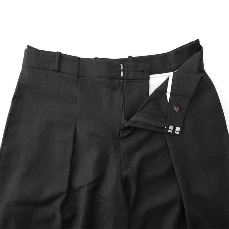 SONIA CARRASCO SONIA CARRASCO＜ソニア カラスコ＞ バーニーズ　ニューヨーク限定 プリーツパンツ DARK GRAY