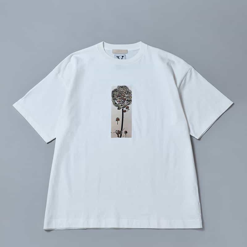 YOKE バーニーズ　ニューヨーク限定 刺繍入りプリントTシャツ WHITE