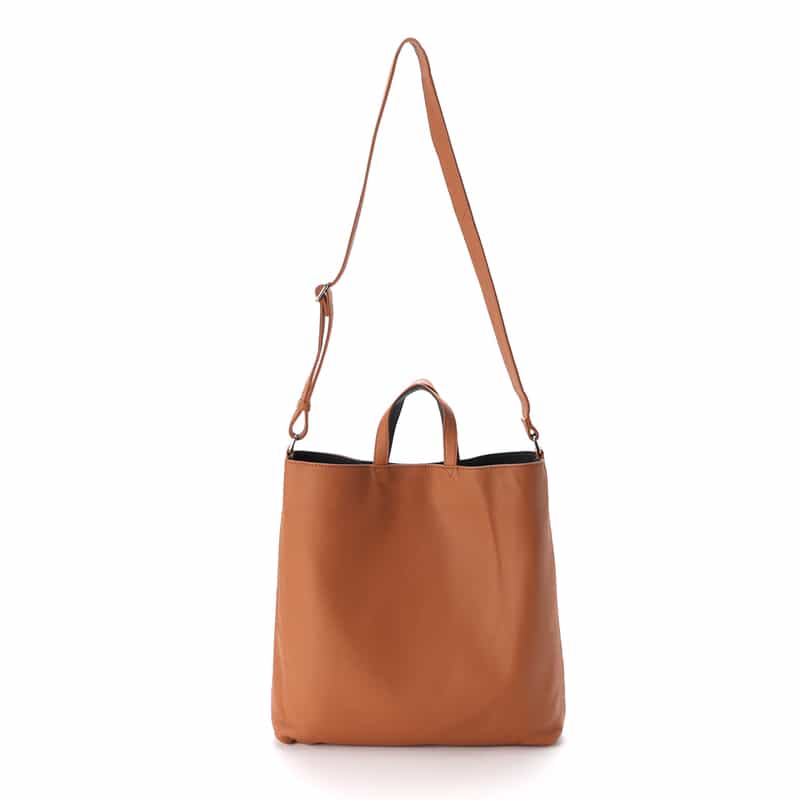 BARNEYS NEW YORK ソフトレザーショルダーバッグ BROWN