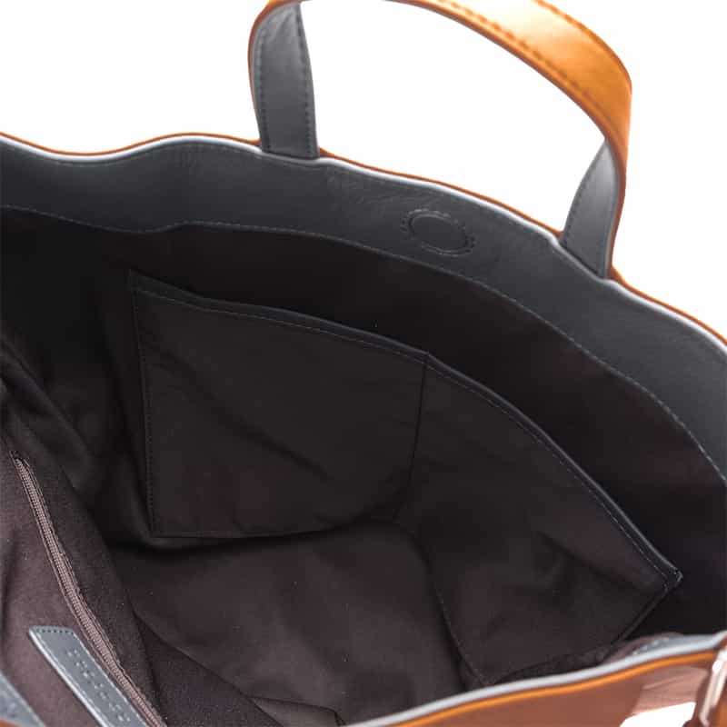 BARNEYS NEW YORK ソフトレザーショルダーバッグ BROWN