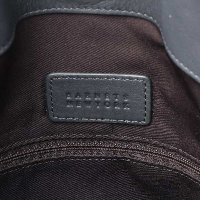BARNEYS NEW YORK ソフトレザーショルダーバッグ BROWN