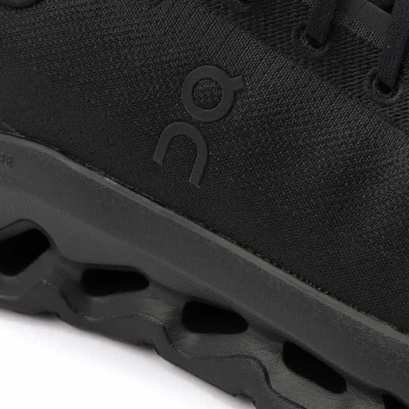 ON ON＜オン＞ スニーカー"CLOUDTILT" BLACK