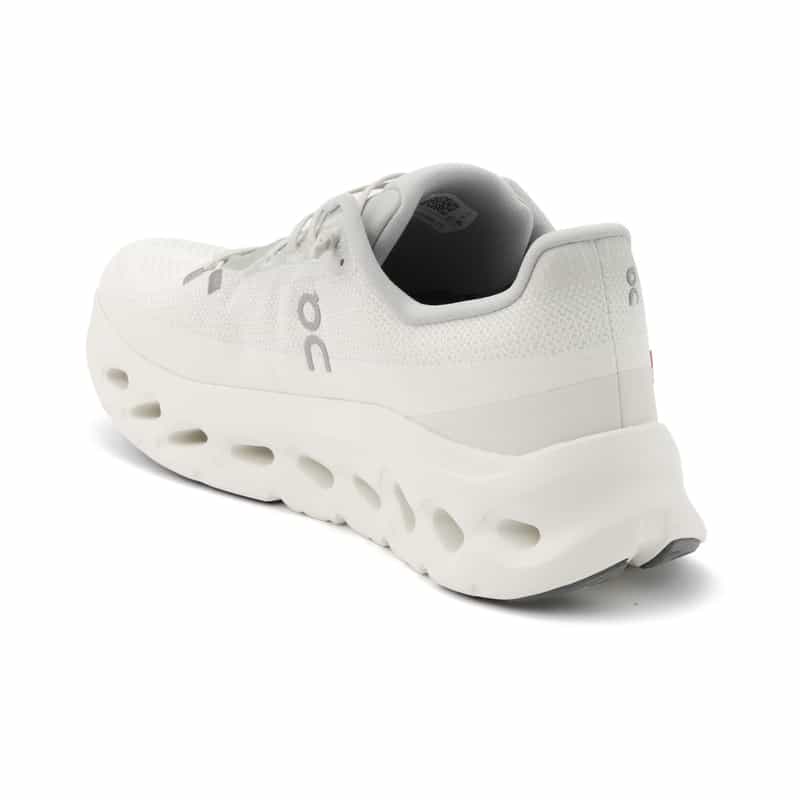 ON ON＜オン＞ スニーカー"CLOUDTILT" LIGHT GRAY