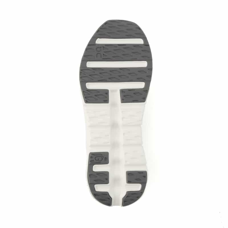 ON ON＜オン＞ スニーカー"CLOUDTILT" LIGHT GRAY