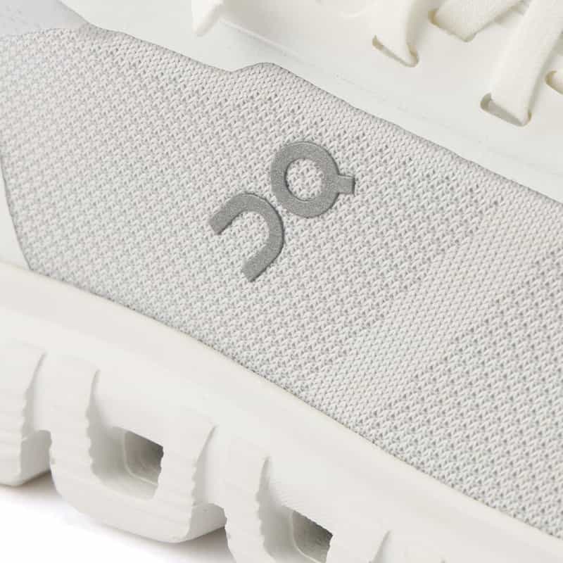 ON ON＜オン＞ スニーカー"CLOUD 6" WHITE