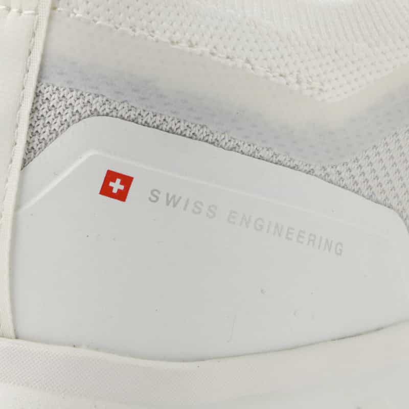 ON ON＜オン＞ スニーカー"CLOUD 6" WHITE