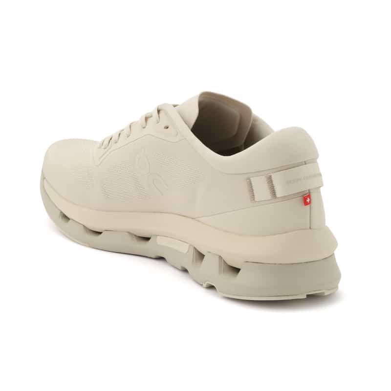 ON ON＜オン＞ スニーカー"CLOUDZONE" WHITE