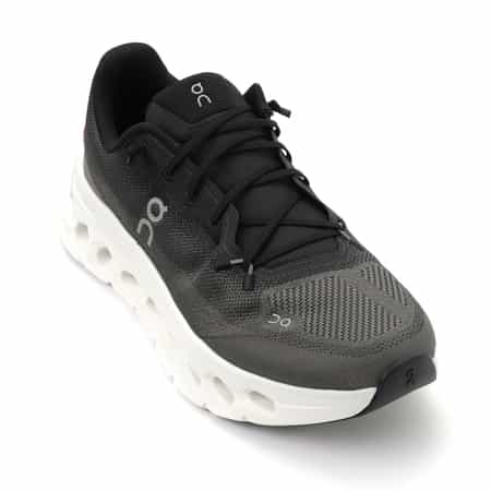 ON<オン> スニーカー"Cloudtilt"