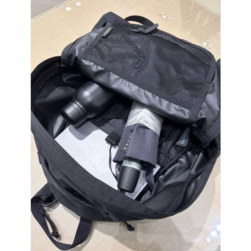 BARNEYS NEW YORK BARNEYS NEW YORK designed by TOMOHIRO KONNO ＜グレゴリー＞ バッグパック "DAY PACK" BLACK