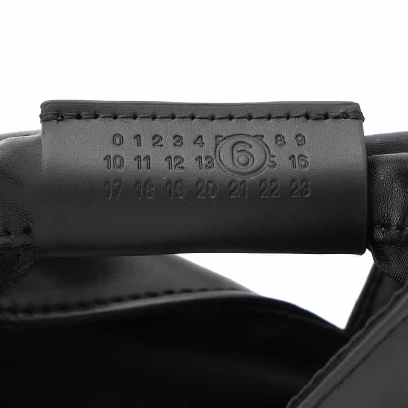 MM6 MAISON MARGIELA MM6 MAISON MARGIELA＜エムエム6 メゾン マルジェラ＞ ボディバッグ"JAPANESE" BLACK