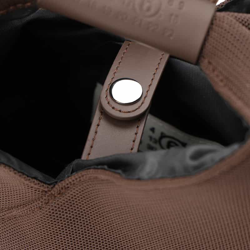 MM6 MAISON MARGIELA MM6 MAISON MARGIELA＜エムエム6 メゾン マルジェラ＞ クロスボディバッグ "JAPANESE" BROWN