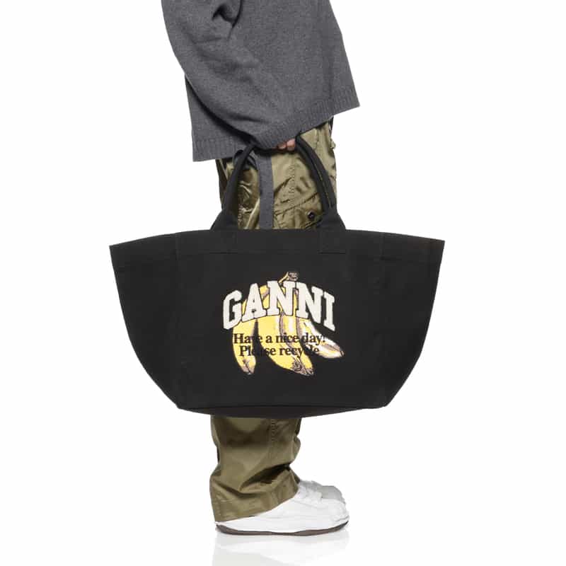 GANNI GANNI＜ガニー＞ プリントロゴトートバッグ（L） BLACK