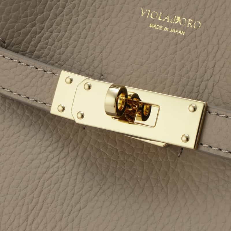 VIOLAD’ORO VIOLAD’ORO ＜ヴィオラドーロ＞ ベルト付きレザースクエアトートバッグ TAUPE