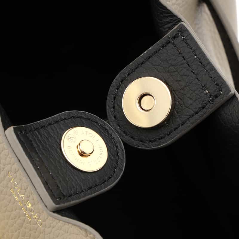 VIOLAD’ORO VIOLAD’ORO ＜ヴィオラドーロ＞ ベルト付きレザースクエアトートバッグ TAUPE