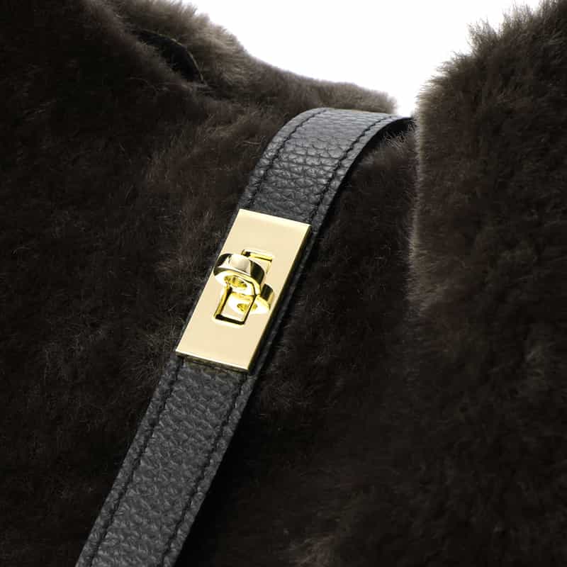 VIOLAD’ORO VIOLAD’ORO ＜ヴィオラドーロ＞ フェイクムートンコンビネーション ショルダーバッグ DARK GRAY