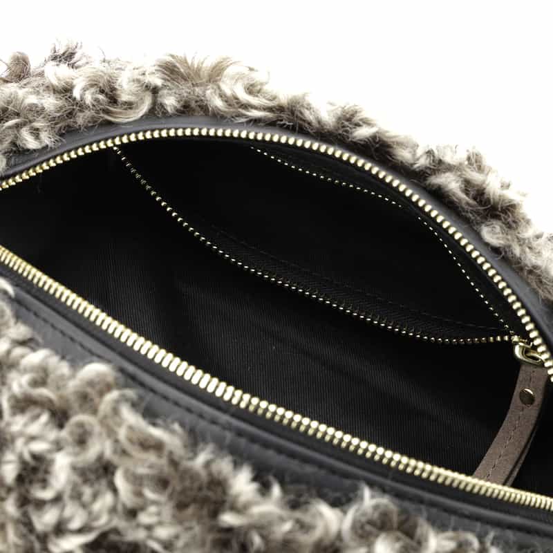 VIOLAD’ORO VIOLAD’ORO ＜ヴィオラドーロ＞ フェイクファー付きショルダーバッグ DARK BROWN