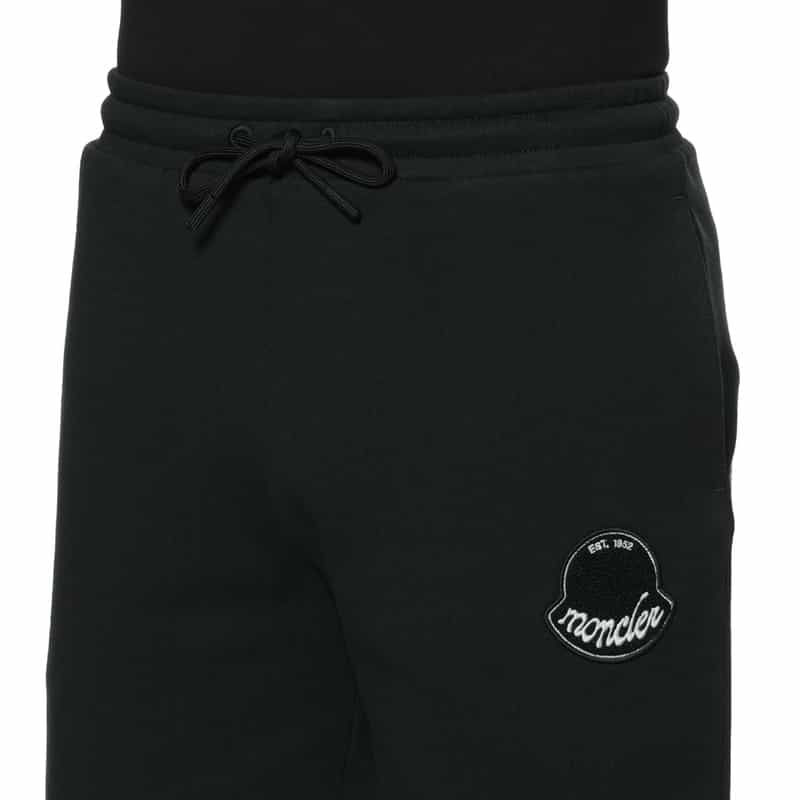 MONCLER MONCLER＜モンクレール＞ ロゴパッチ付ショーツ BLACK