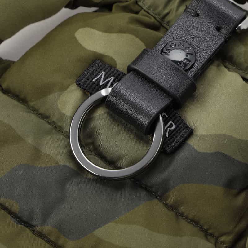 MONCLER MONCLER＜モンクレール＞ ベスト型キーリング OLIVE