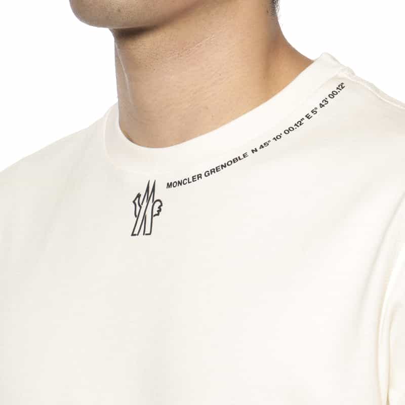 MONCLER GRENOBLE MONCLER GRENOBLE＜モンクレール グルノーブル＞ ロゴ入りTシャツ WHITE