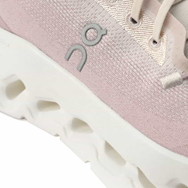 ON ON＜オン＞ スニーカー"Cloudtilt" PINK