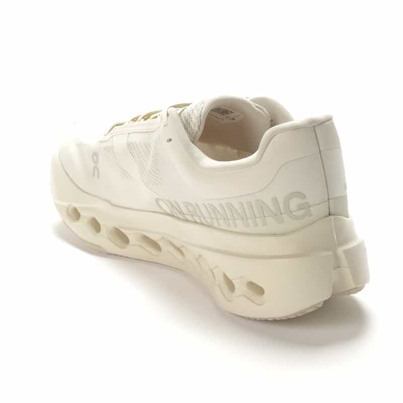 ON ON＜オン＞ スニーカー"Cloudsurfer Next" IVORY