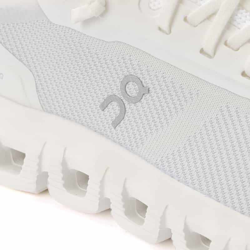 ON ON＜オン＞ スニーカー"Cloud 6 Versa" WHITE