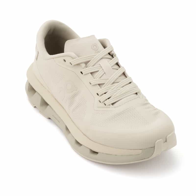ON ON＜オン＞ スニーカー"CLOUDZONE" IVORY