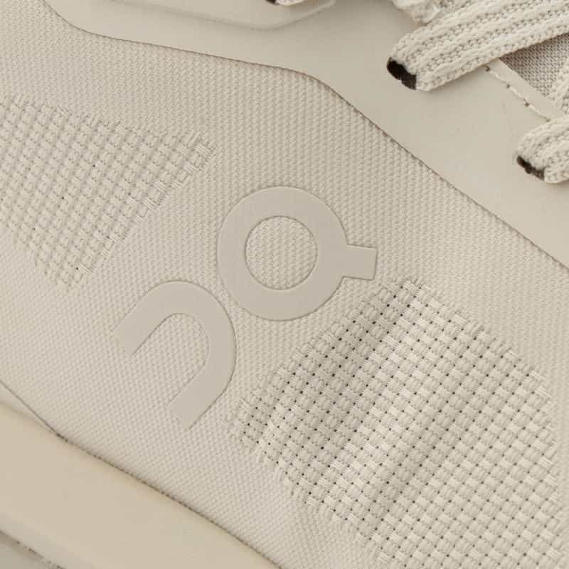 ON ON＜オン＞ スニーカー"CLOUDZONE" IVORY