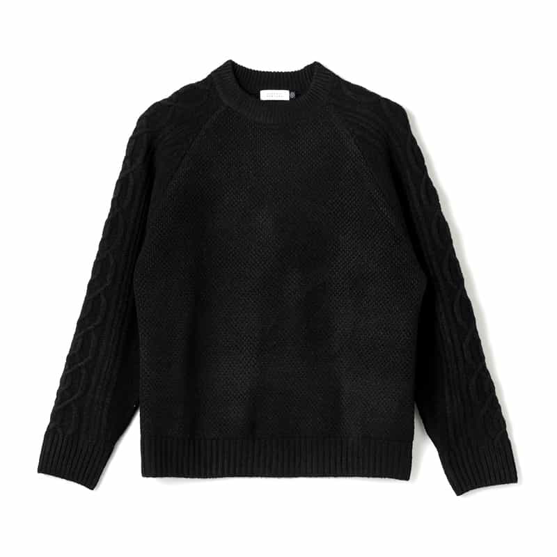 クルーネックケーブルニットプルオーバー