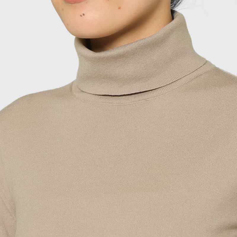 BARNEYS NEW YORK ウォッシャブル タートルネックニットプルオーバー BEIGE
