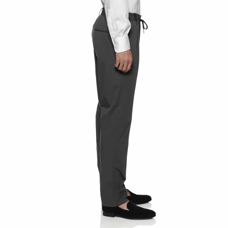 TAGLIATORE TAGLIATORE＜タリアトーレ＞ バーニーズ　ニューヨーク限定 セットアップストレッチ素材パンツ "NEWMAN" GRAY