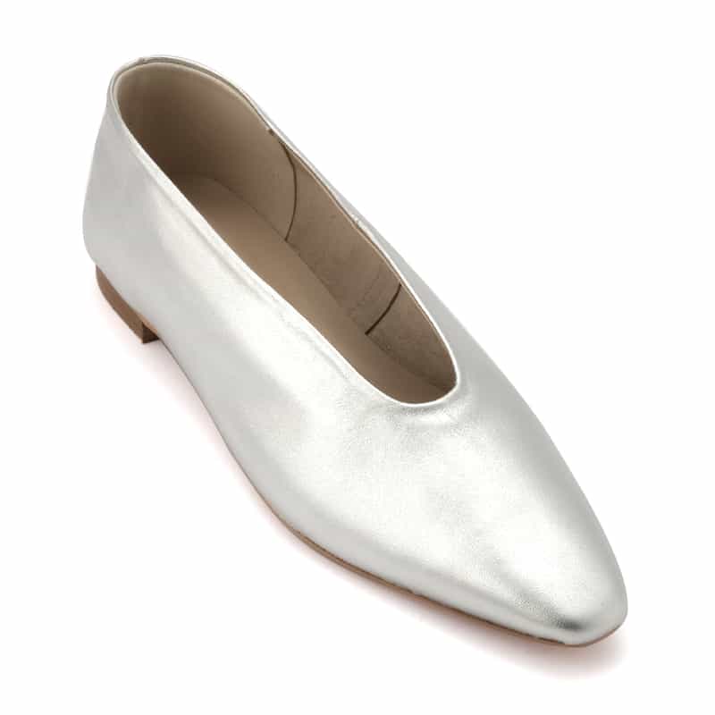 BARNEYS NEW YORK Vカット フラットパンプス SILVER