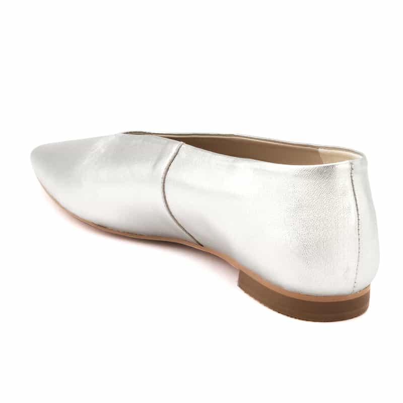 BARNEYS NEW YORK Vカット フラットパンプス SILVER