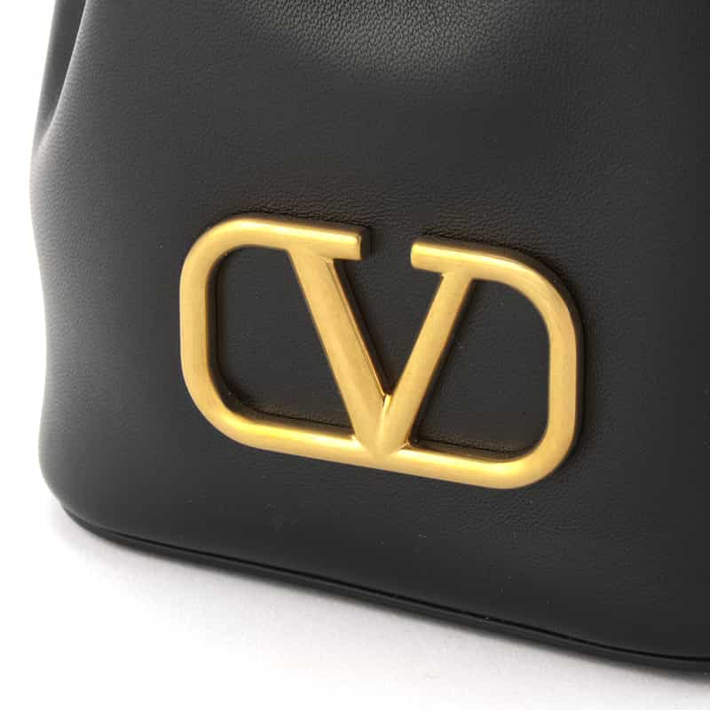 VALENTINO GARAVANI VALENTINO GARAVANI ＜ヴァレンティノ ガラヴァーニ＞ ドローストリングバッグ BLACK