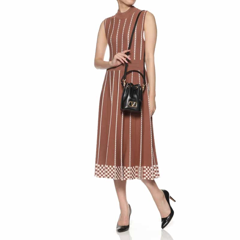 VALENTINO GARAVANI VALENTINO GARAVANI ＜ヴァレンティノ ガラヴァーニ＞ ドローストリングバッグ BLACK