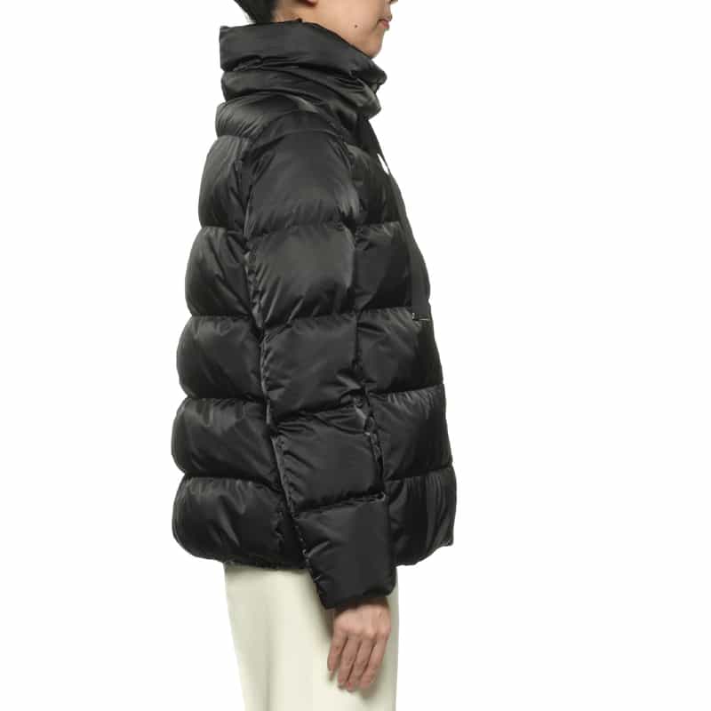 HERNO HERNO＜ヘルノ＞スタンドカラーダウンコート BLACK