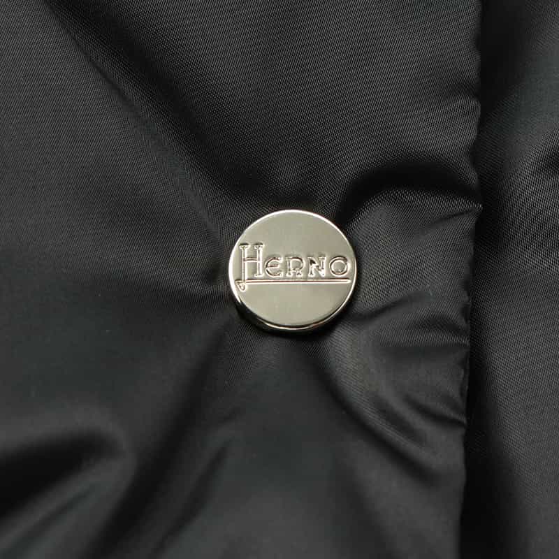 HERNO HERNO＜ヘルノ＞スタンドカラーダウンコート BLACK