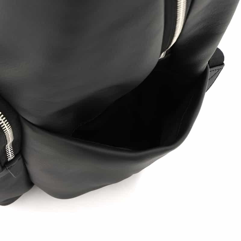 BARNEYS NEW YORK レザーバックパック BLACK