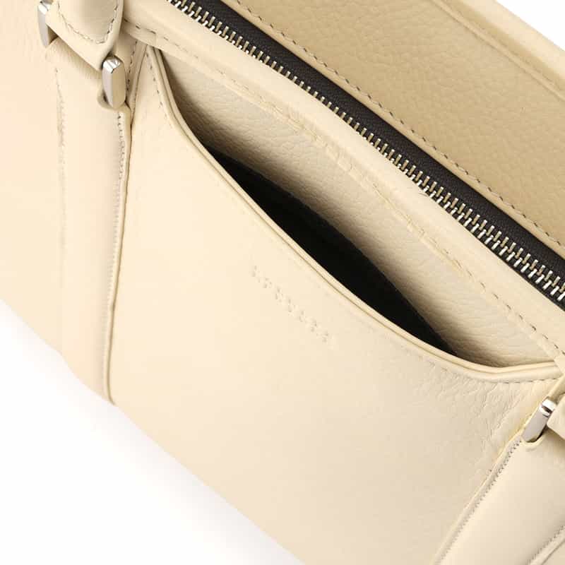 BARNEYS NEW YORK オンラインストア限定　レザートートバッグ WHITE