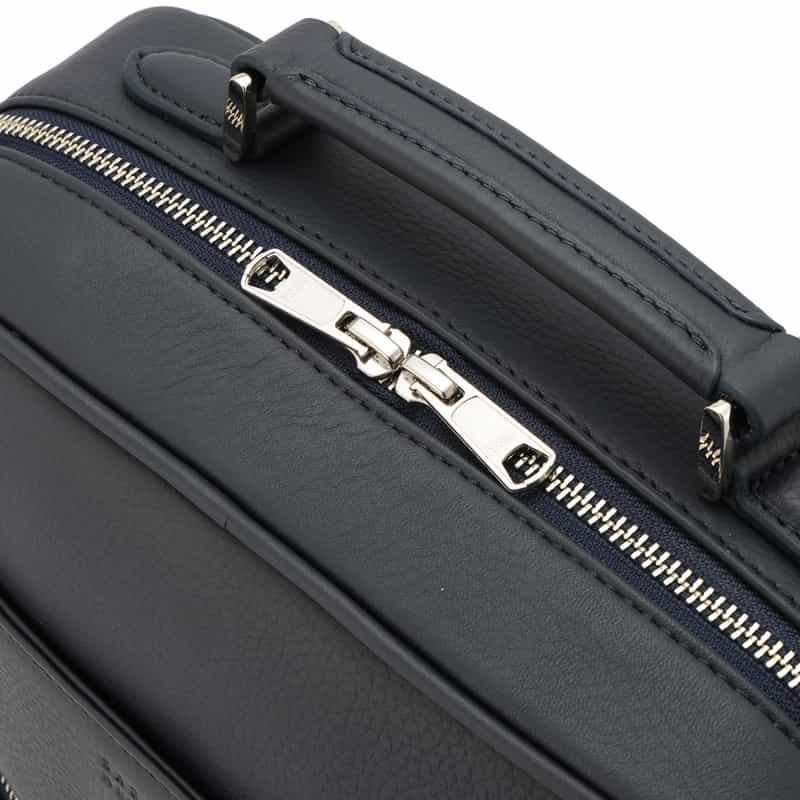 BARNEYS NEW YORK レザーバッグパック NAVY